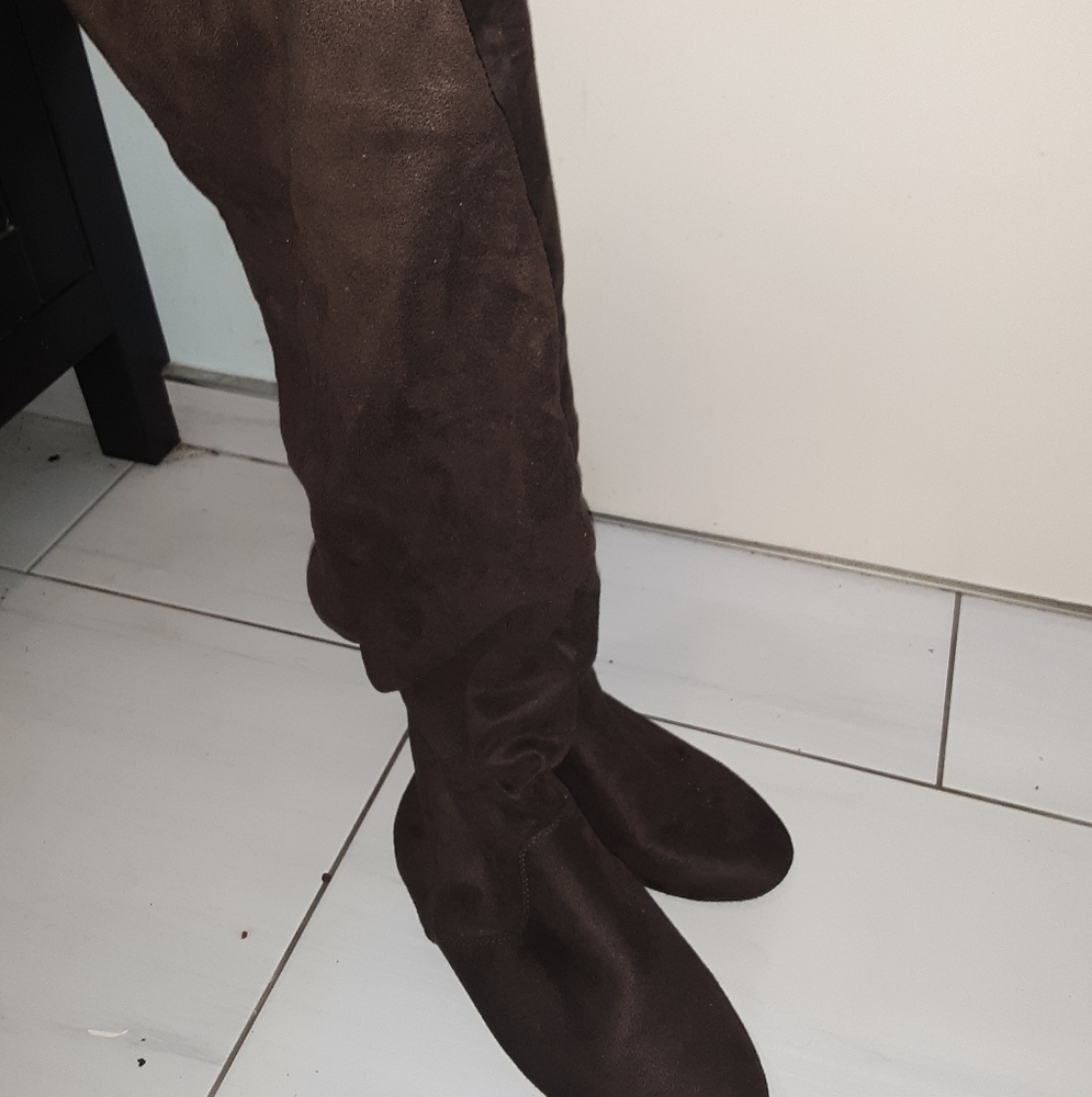 Wide Calf Faux Suede  over knee boots sz9